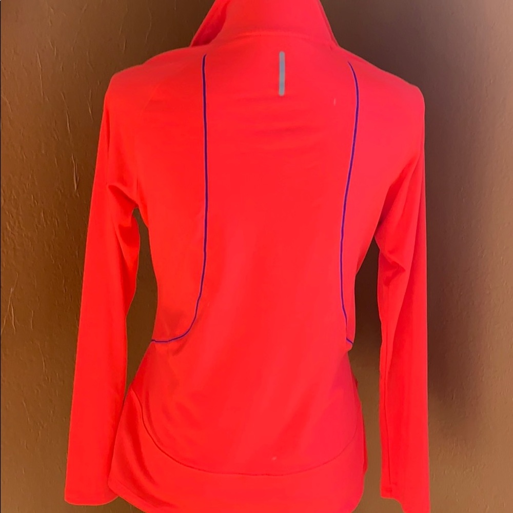 Activewear in tangerine color - Picture 3 of 5